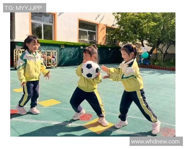 乐趣无限的拍足球玩具让孩子们在游戏中锻炼身体提升技能