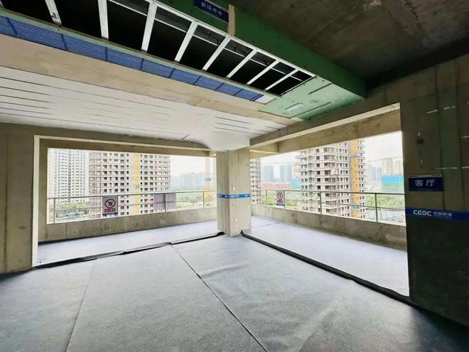 完美体育今天南京某豪宅工地开放有人这样评价(图2)