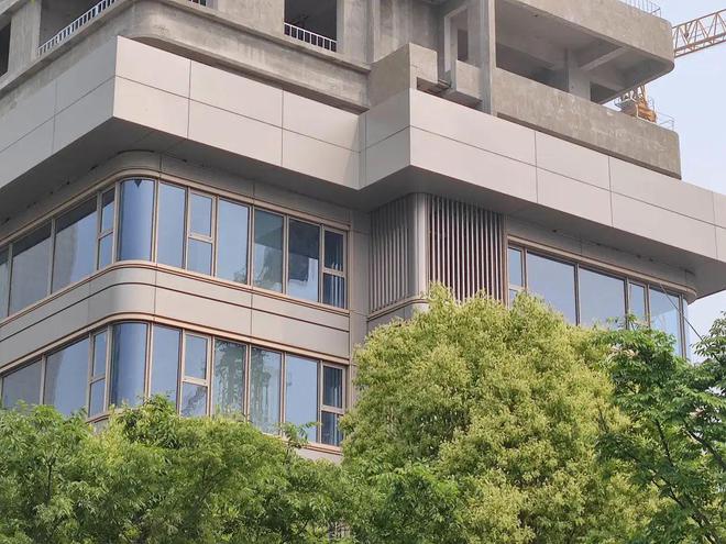 完美体育今天南京某豪宅工地开放有人这样评价(图9)