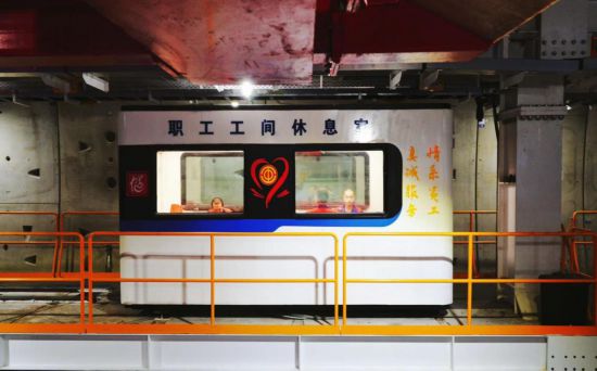 完美体育成效显著 上海今年34项为民办实事项目提前完成(图3)